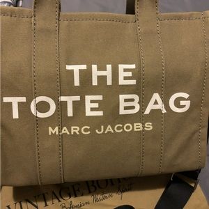 Marc Jacob’s The Tote Bag Medium